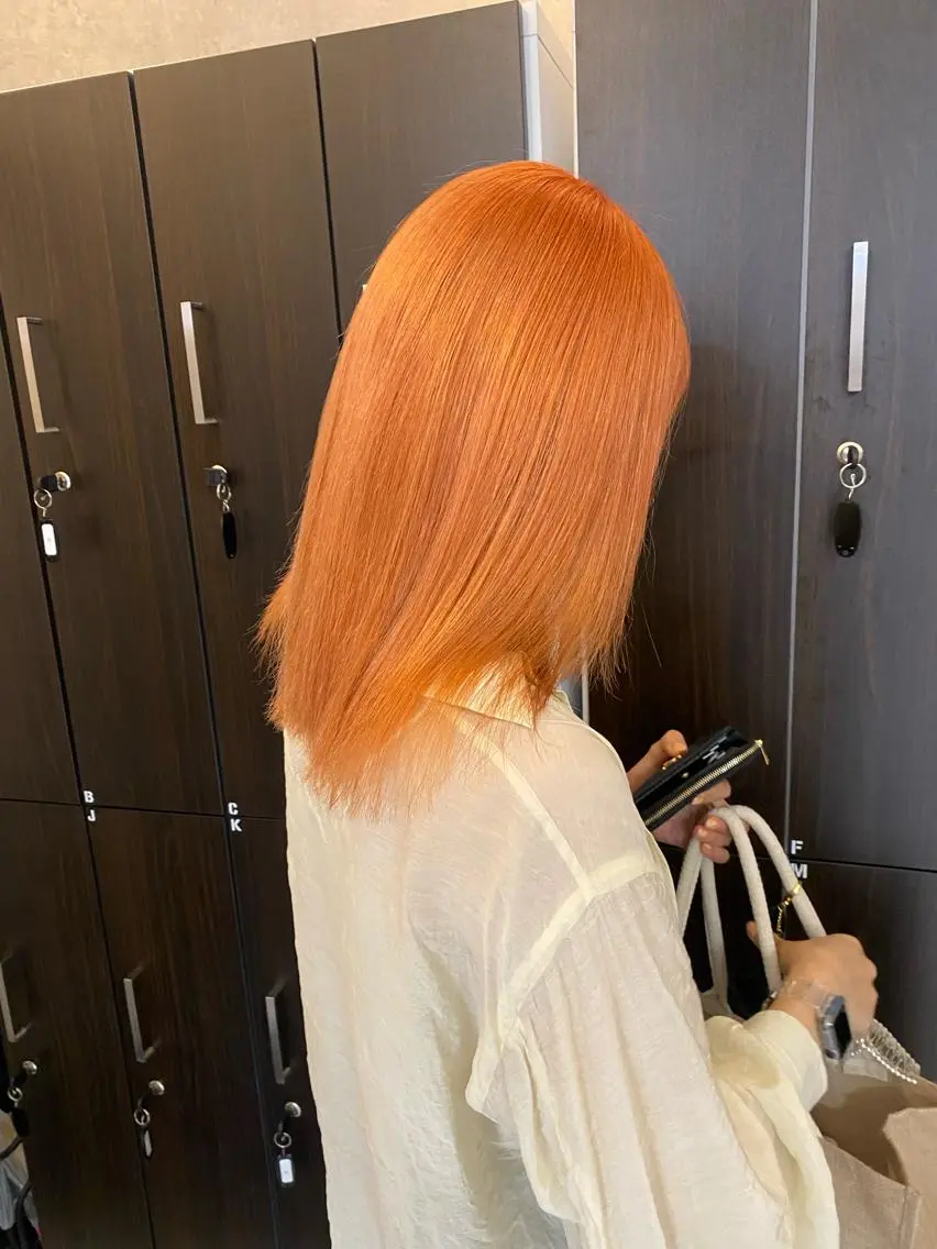 セミロング カラー オレンジ 髙橋 玲渚のヘアスタイル