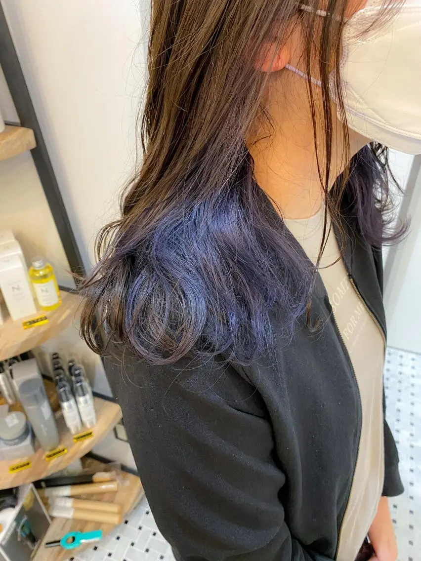 セミロング カラー バイオレットカラー louwe 武藤幸世のヘアスタイル
