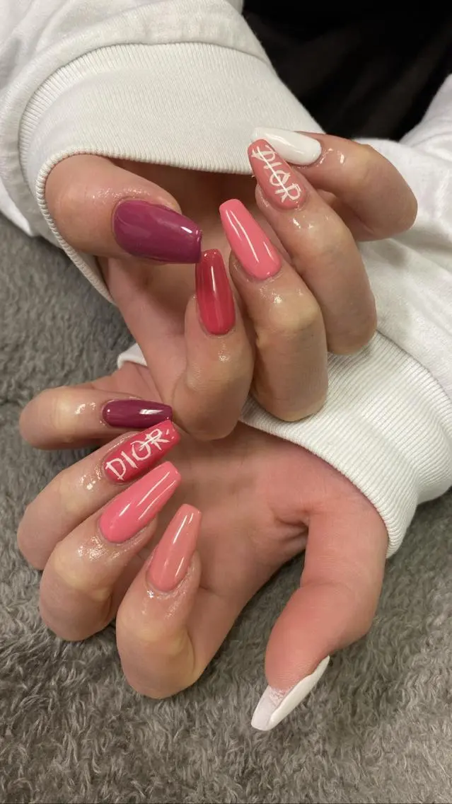 ロング カラー ネイル グラデーションカラー グラデーション ワンカラーネイル tetty nailsalonのネイルデザイン