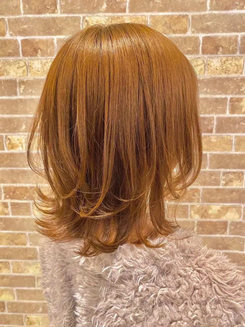 ミディアム カラー ベージュカラー ボブ 外ハネヘア スパイキーショート パーマ　具志堅　太志のヘアスタイル