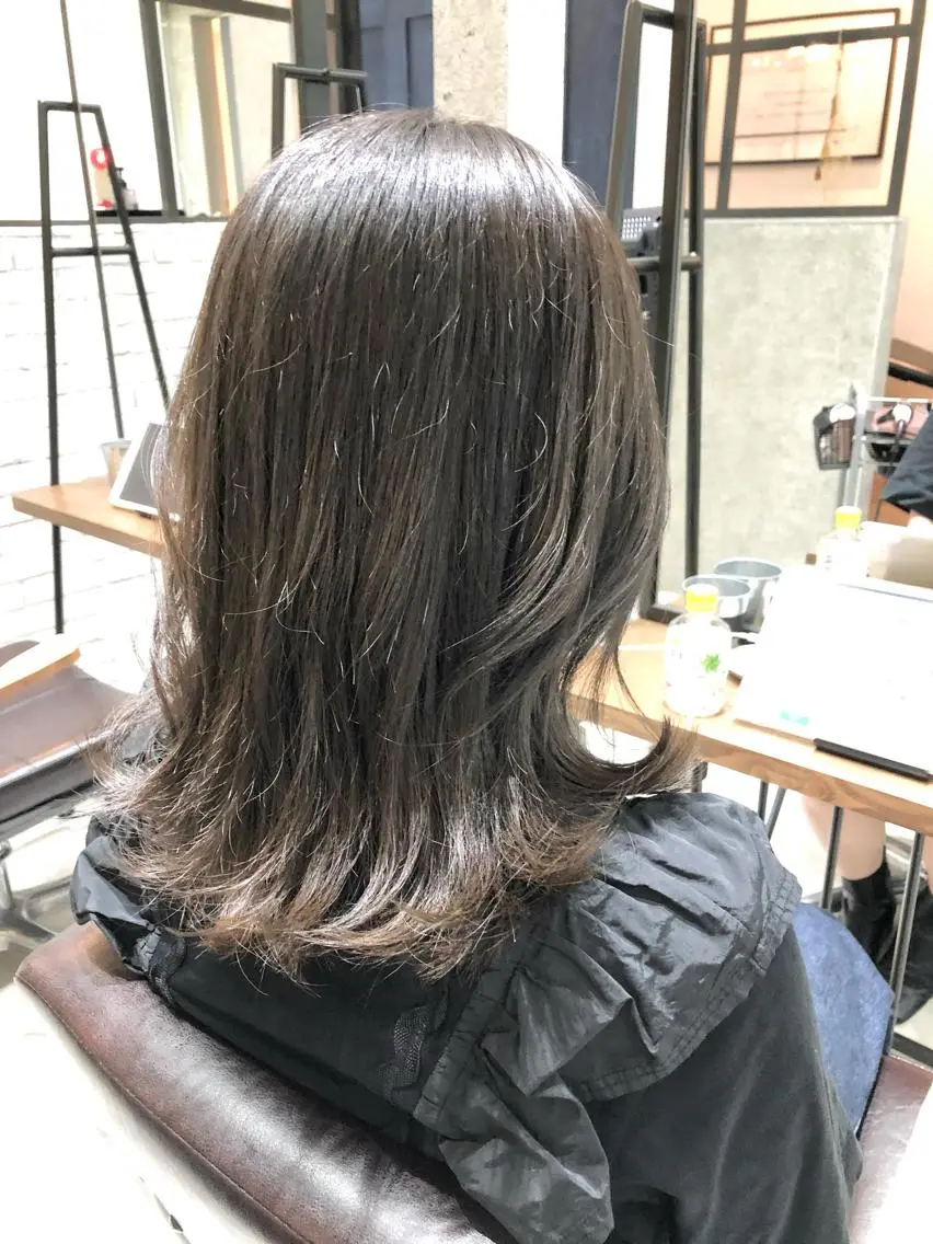 ミディアム カラー アディクシーカラー グレージュ カット ヘアカラー トリートメント 🌈外国風ハイライト こうたろうのヘアスタイル