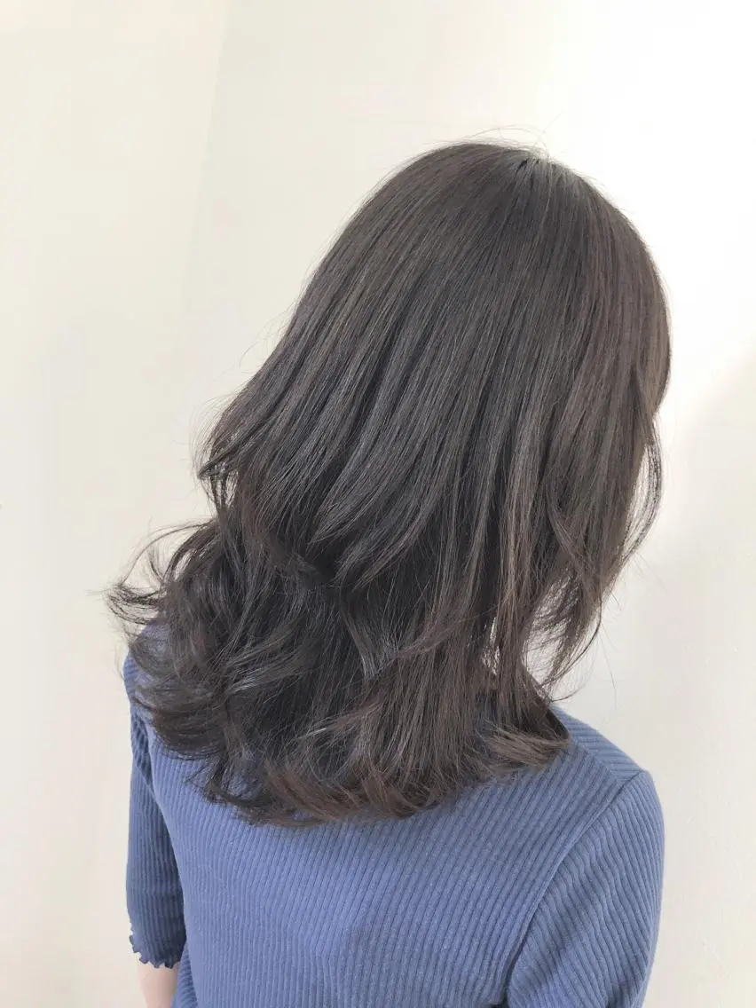 ミディアム アッシュ ウルフカット カット ヘアカラー トリートメント 松田 みのりのヘアスタイル