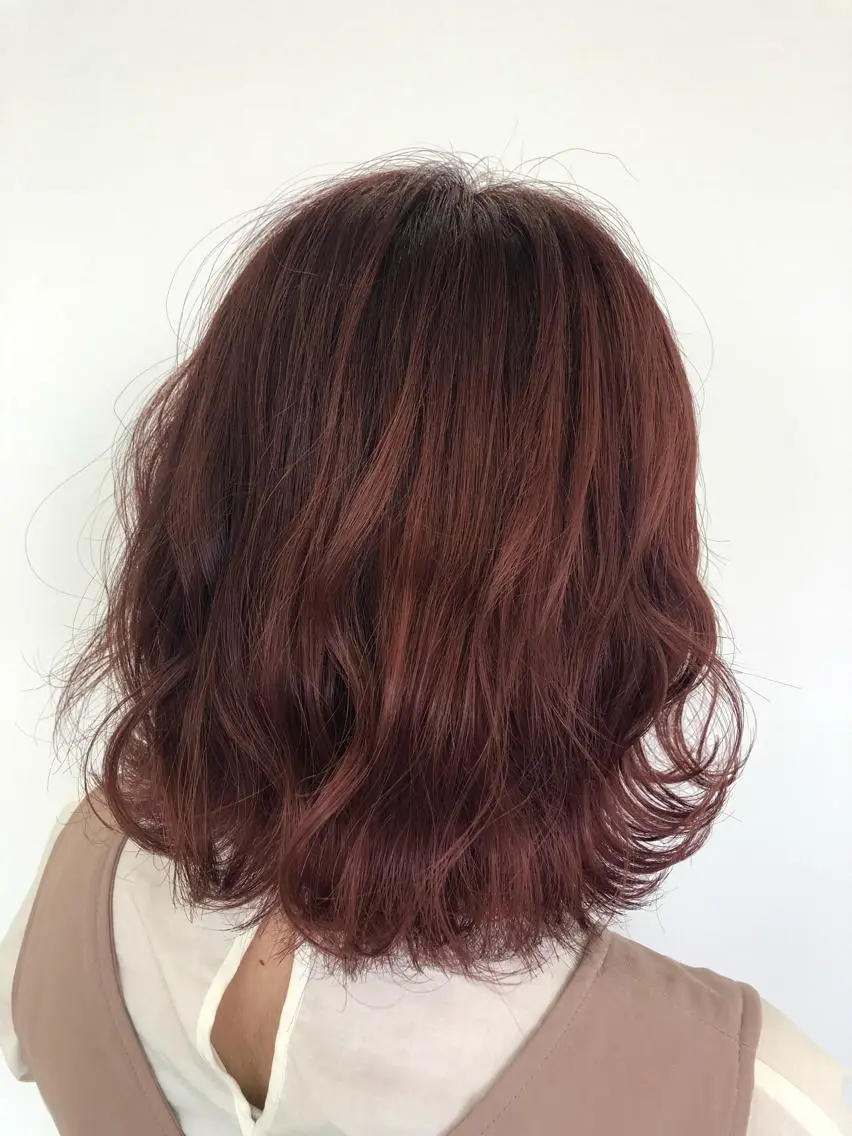 ミディアム カラー ブリーチ レッドカラー 秋野 睦実のヘアスタイル