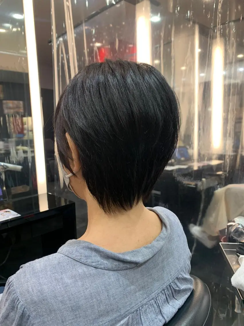 ショート くせ毛 艶髪/白髪ぼかし ヘッドスパ/大野結菜のヘアスタイル