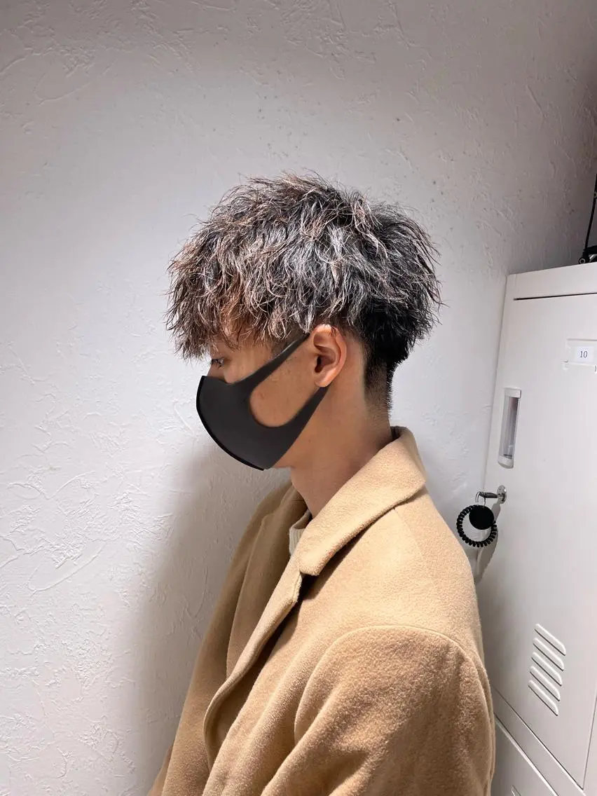 ショート カラー パーマ ヘアアレンジ メンズ キッズ ネイル マツエク・マツパ メンズパーマ メンズネイル カット パーマ トリートメント ヘッドスパ ヘアセット スパイキー/フェザー /波巻き/かいとのヘアスタイル