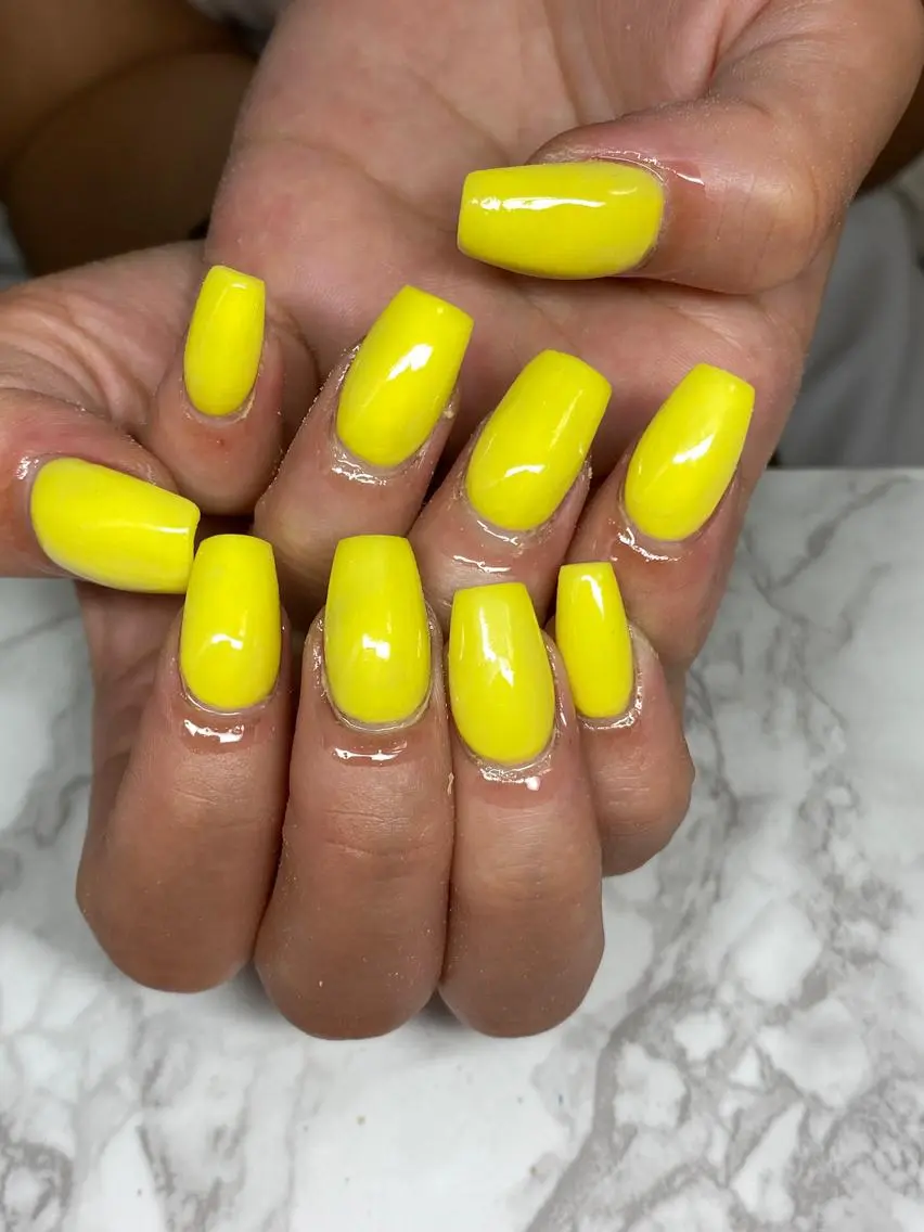 ミディアム ネイル ハンドネイル Beauty Salon Lunaのエステ・リラクイメージ