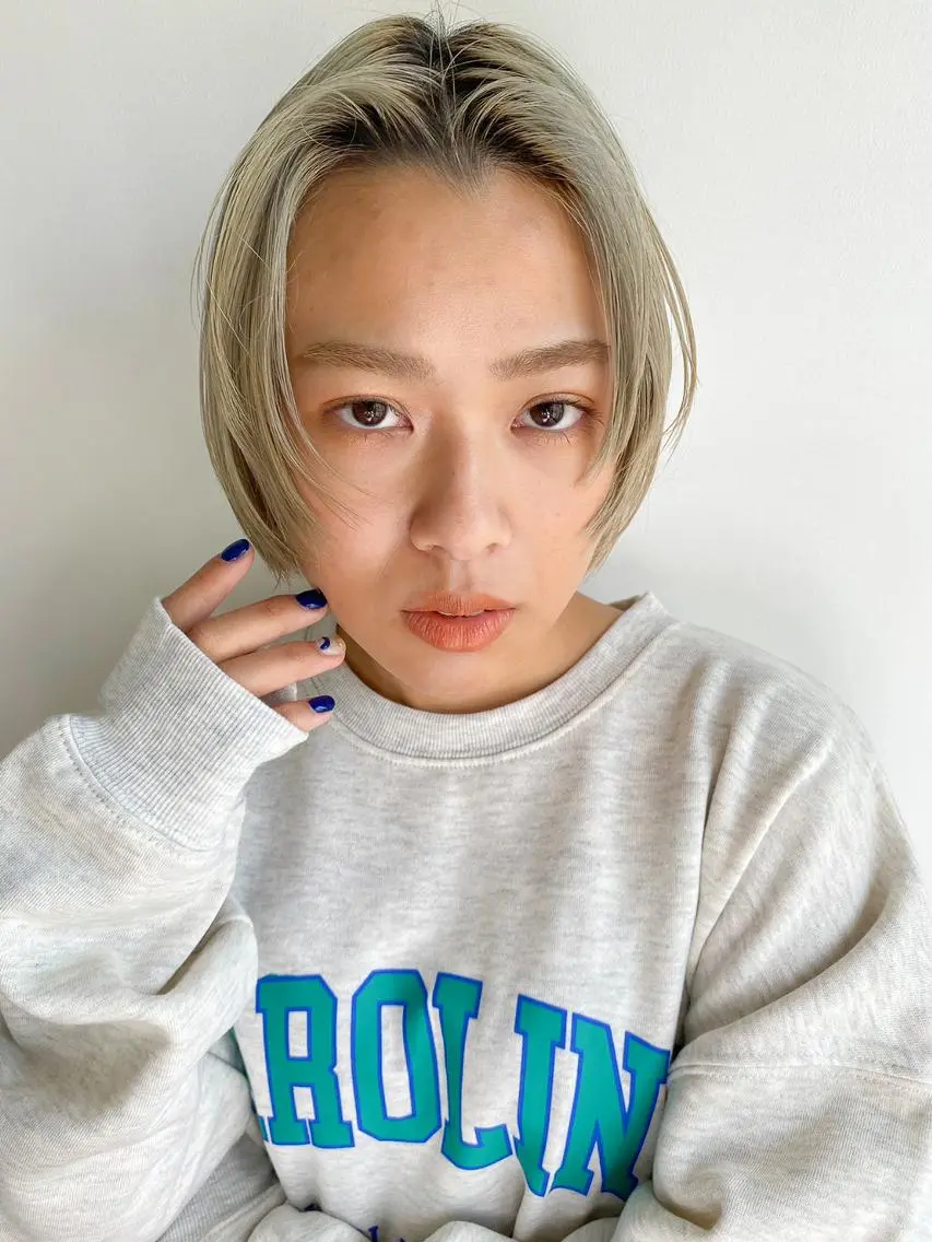 ショート カラー ショートボブ アディクシーカラー ブリーチ ブロンド ブルーカラー カット ヘアカラー CEINE PATHのヘアスタイル