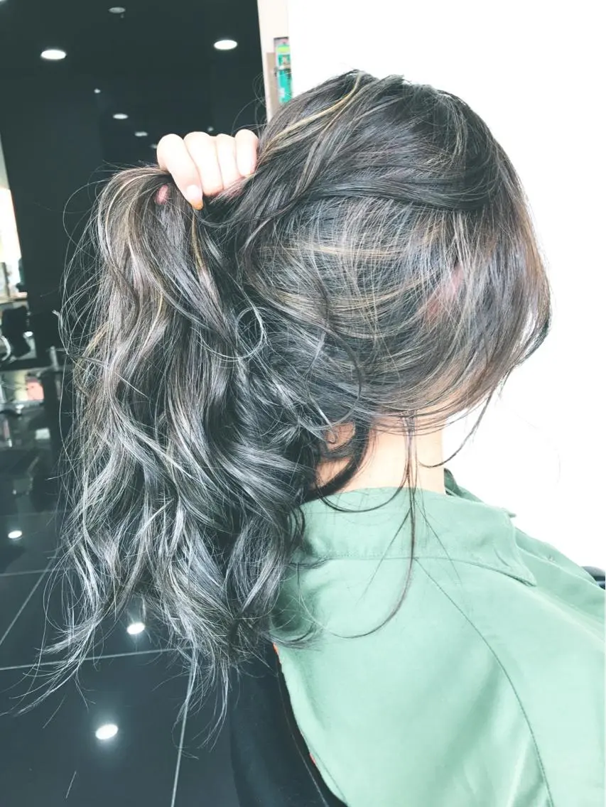 ロング カラー 関口 友行のヘアスタイル