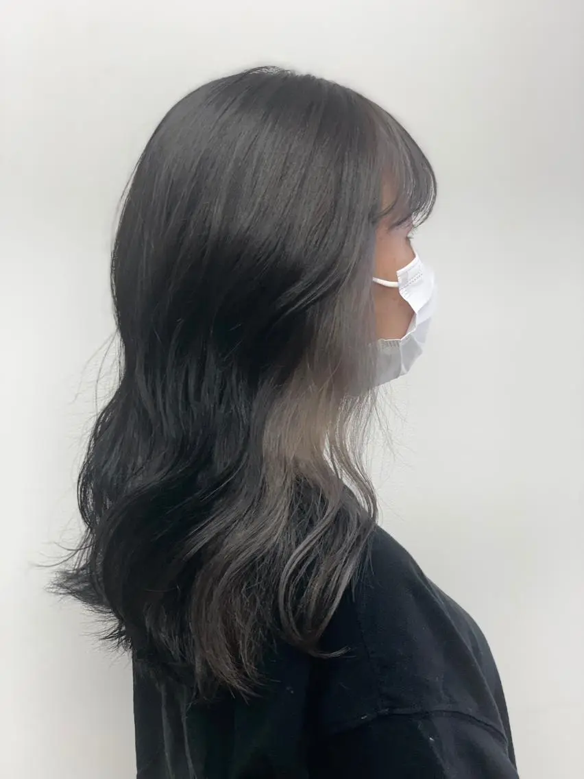 ミディアム カラー ヘアカラー AKI💛 すみれのマツエク・マツパデザイン