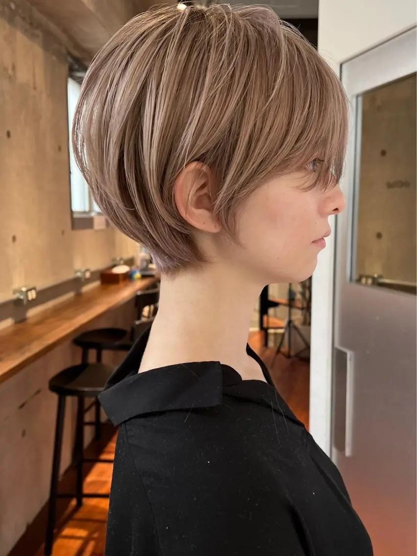 ショート カラー ショートボブ バレイヤージュ ブリーチ ケアブリーチ ダブルカラー 横浜 店長 橋場優のヘアスタイル