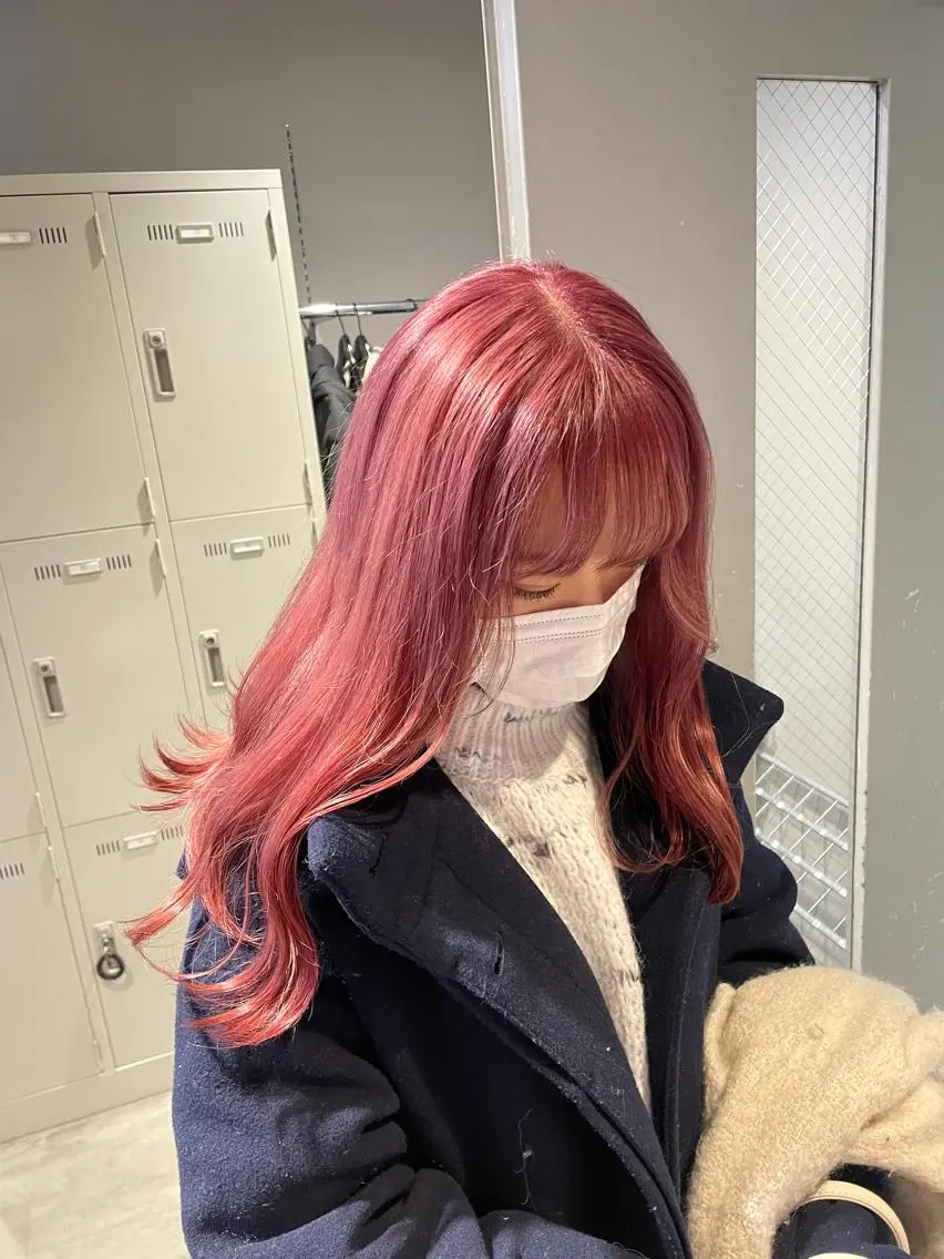 ロング カラー 抜け感レイヤー︴ ニュアンスカラーのヘアスタイル