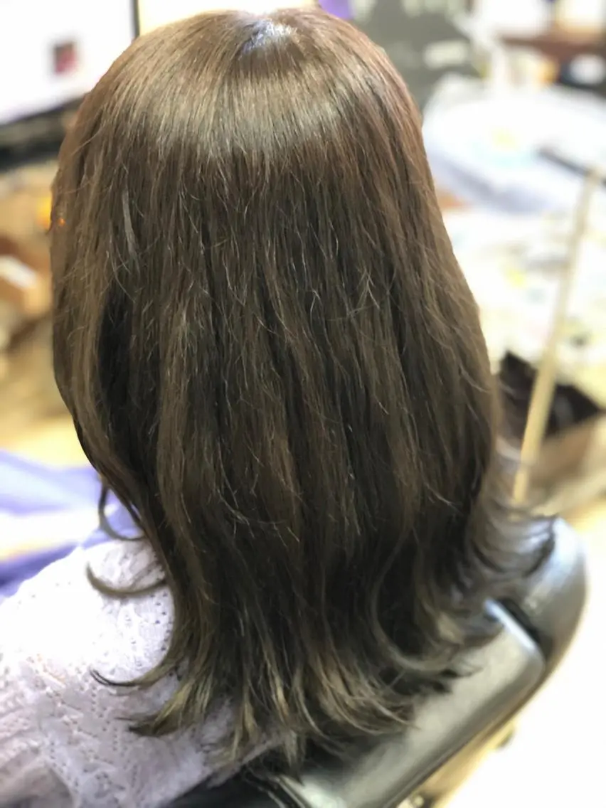 ミディアム カラー イルミナカラー スターダスト 石塚 浩のヘアスタイル