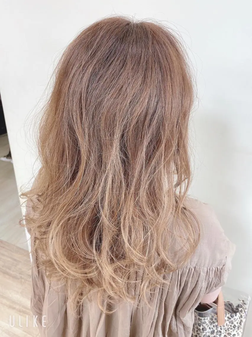 カラー SALOWIN栄 高須大貴のヘアスタイル