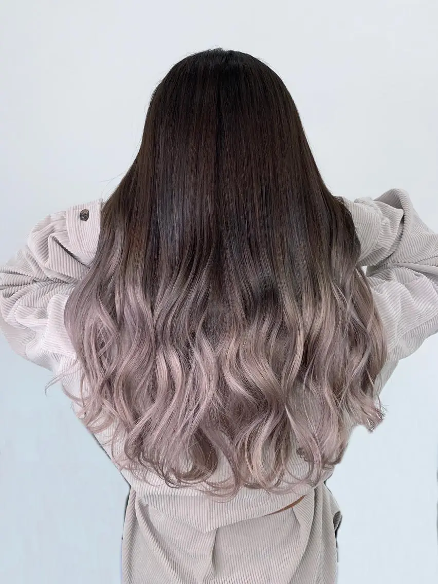 セミロング カット ヘアカラー トリートメント 山田 絵里菜のヘアスタイル