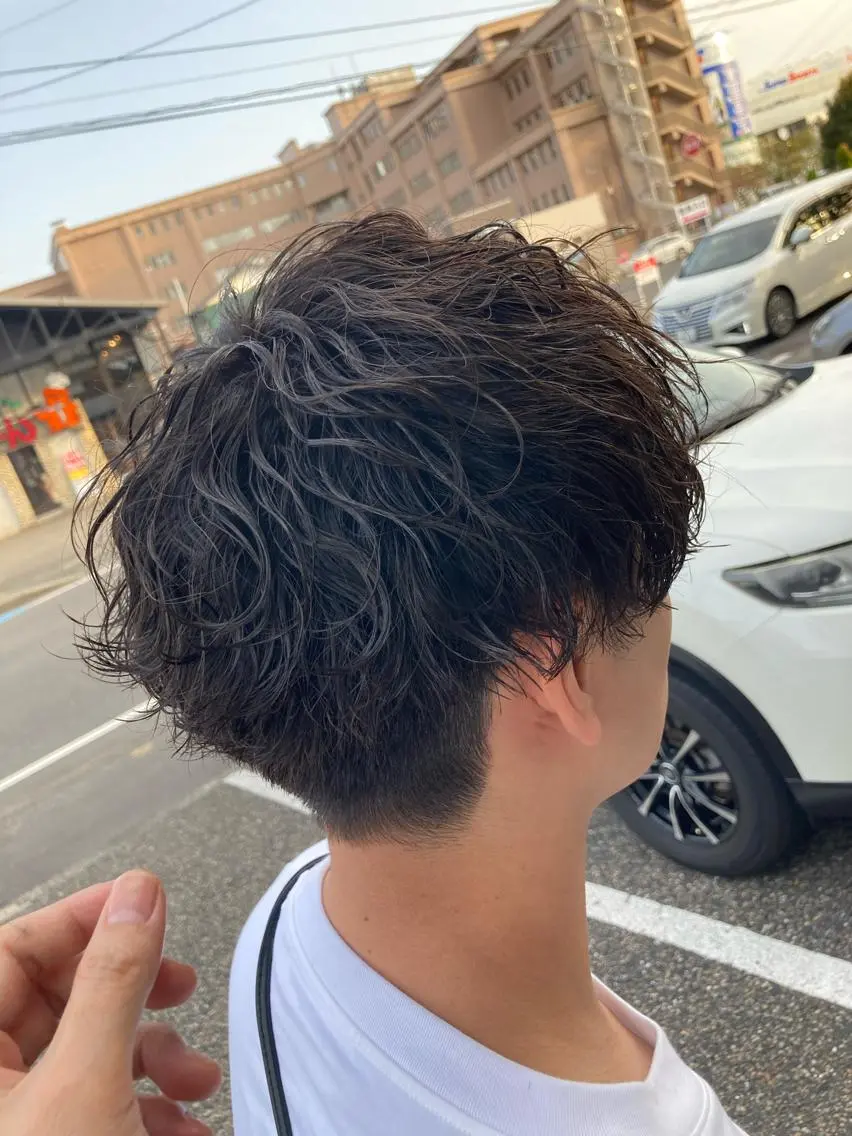 ミディアム パーマ メンズ 波巻きパーマ パーマが得意な【最高 悠斗】のヘアスタイル