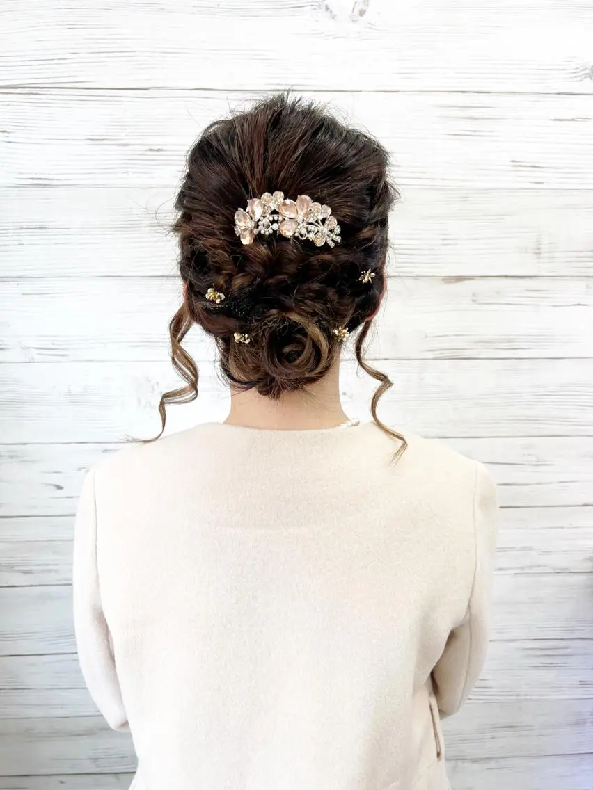 ミディアム カラー ヘアアレンジ 結婚式・ブライダル ヘアセット 枝毛カット&髪質改善 満足NO.1岡しゃんのヘアスタイル