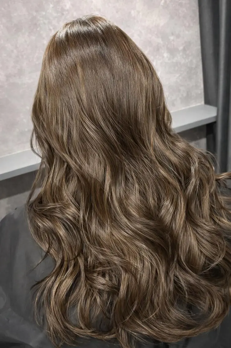 ロング カラー ベージュカラー ブラウンカラー 透明感カラー ロング トリートメント カット ヘアカラー トリートメント 髪質改善心斎橋 namelessのヘアスタイル