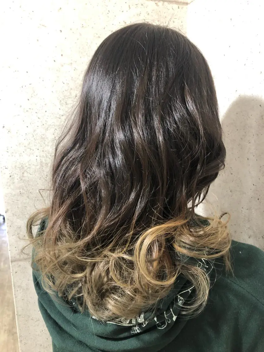 ロング ヘアカラー トリートメント miki 🦎のヘアスタイル