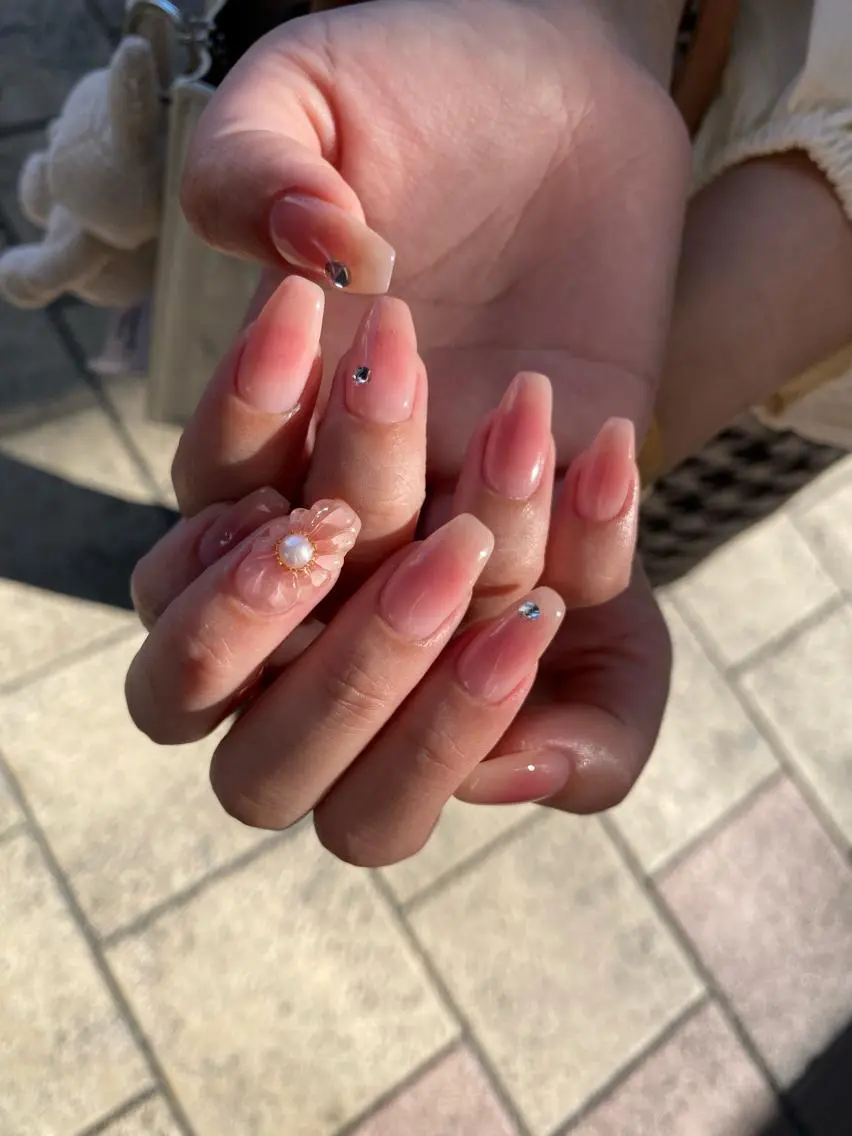 ネイル チークネイル フラワーネイル ハンドネイル nailsalon ∞ ﾐｶﾅﾙ ∞のネイルデザイン
