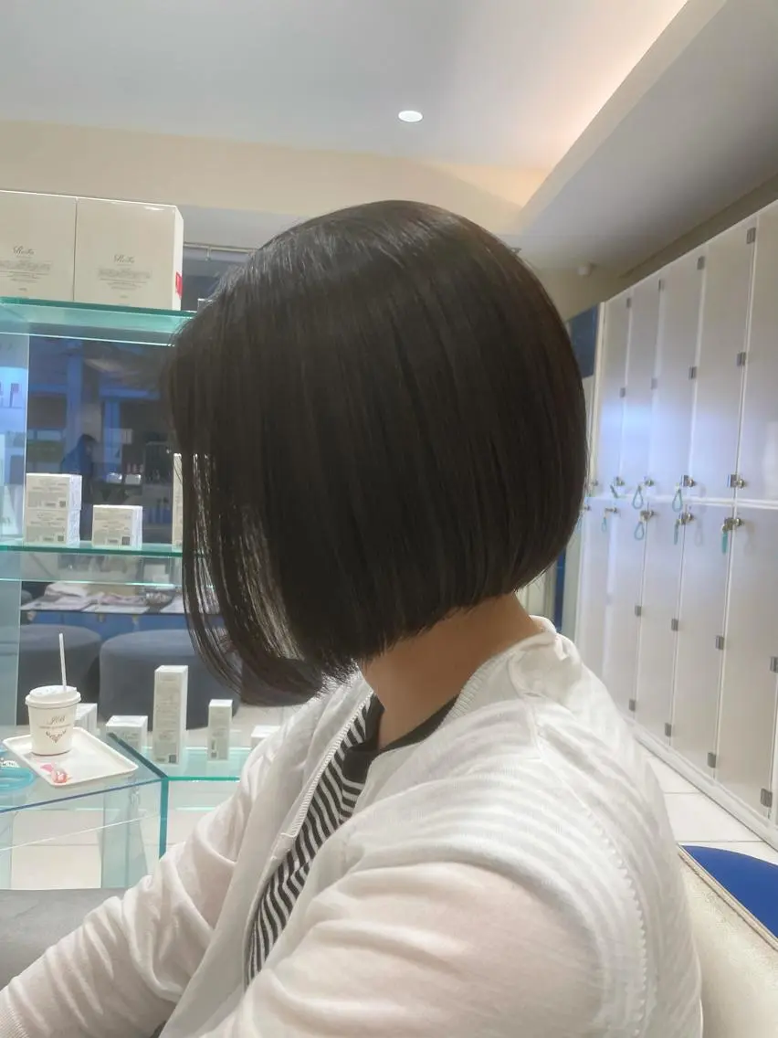 ショート カット MODEks eau 佐藤優志のヘアスタイル