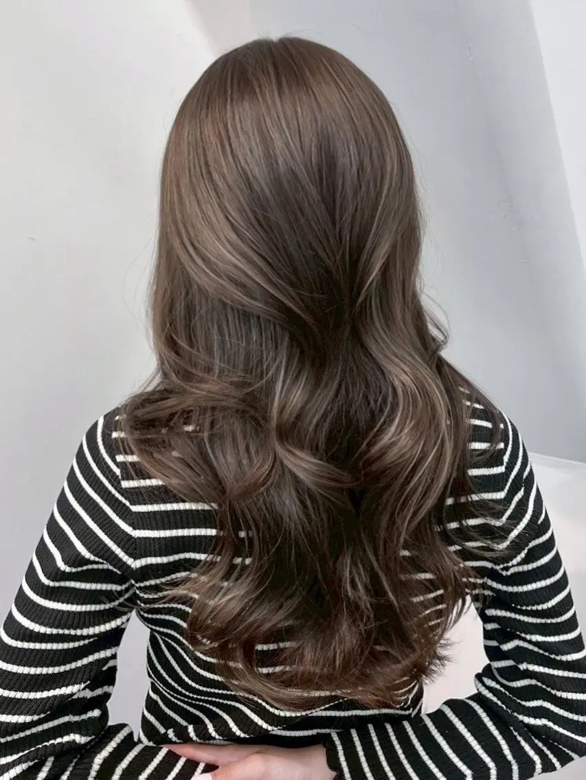 セミロング カラー アッシュ ダークアッシュ 顔まわりレイヤー 顔周りカット レイヤーカット カット ヘアカラー トリートメント ITbyALBUM 藤沢店のヘアスタイル