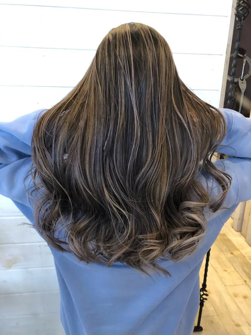 ロング カラー ハイライトカラー ハイライト 東恩納 誠のヘアスタイル