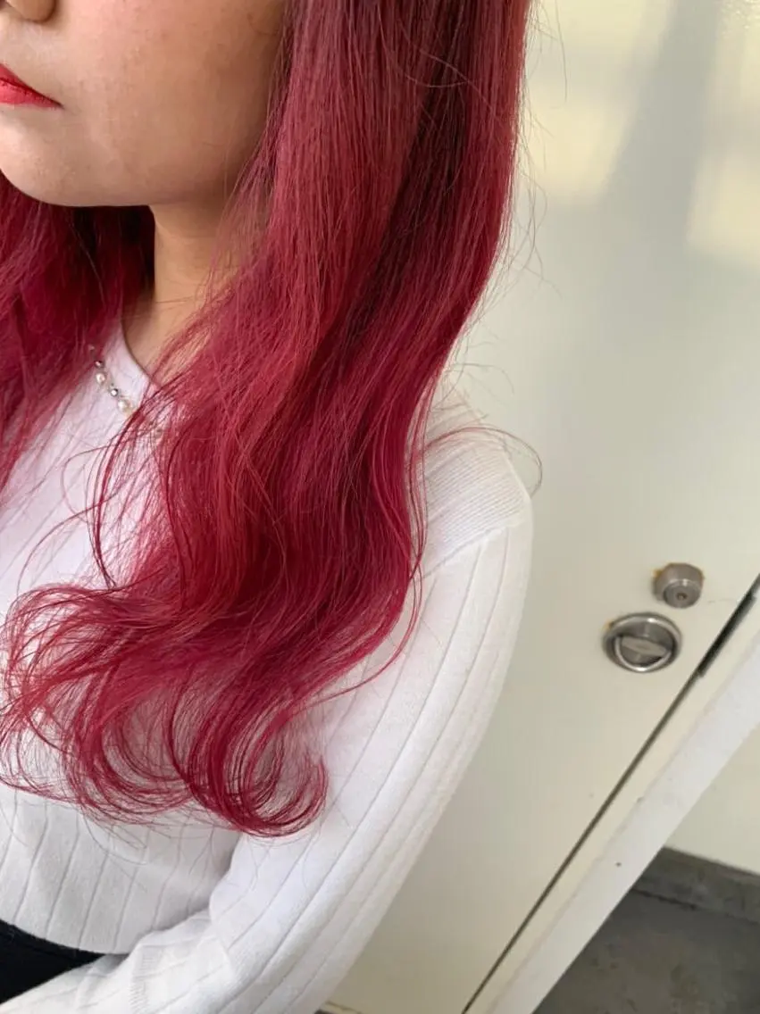 ロング カラー ブリーチ ピンクカラー ヘアカラー トリートメント 韓国🇰🇷レイヤー 映える顔周り🩷のヘアスタイル