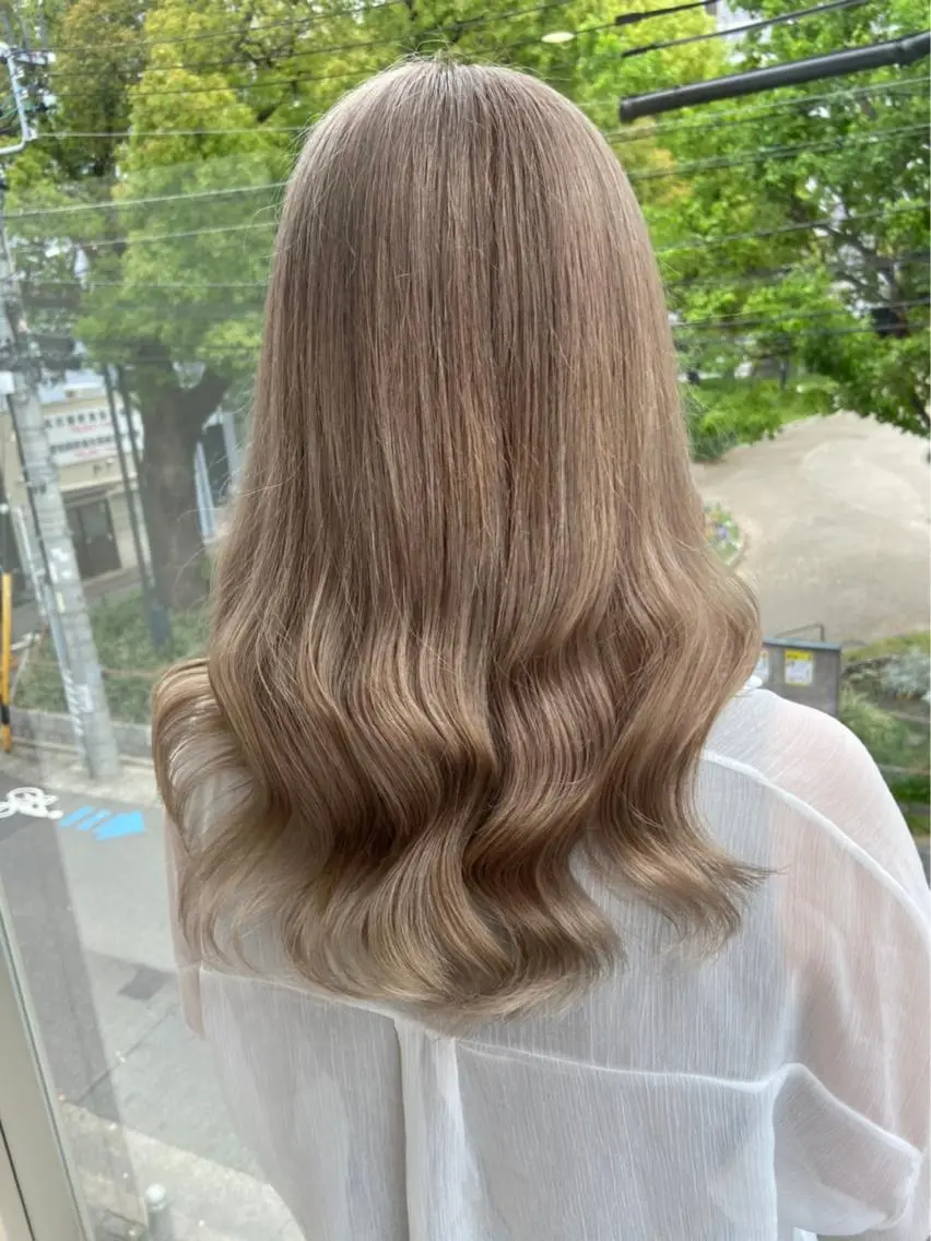 セミロング カラー ベージュカラー ミルクティーベージュ 鈴木/ボブ/ ミルクティー/ピンクのヘアスタイル