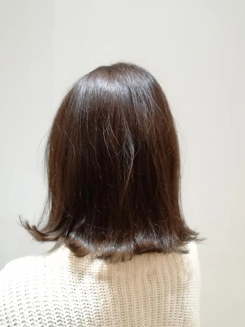ミディアム ヘアアレンジ 切りっぱなしボブ アッシュ ボブ hair make powder 薮本のヘアスタイル
