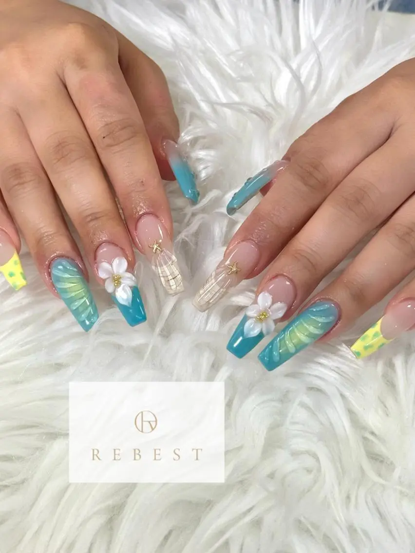 ネイル Sayaka❤️ REBEST京橋のネイルデザイン
