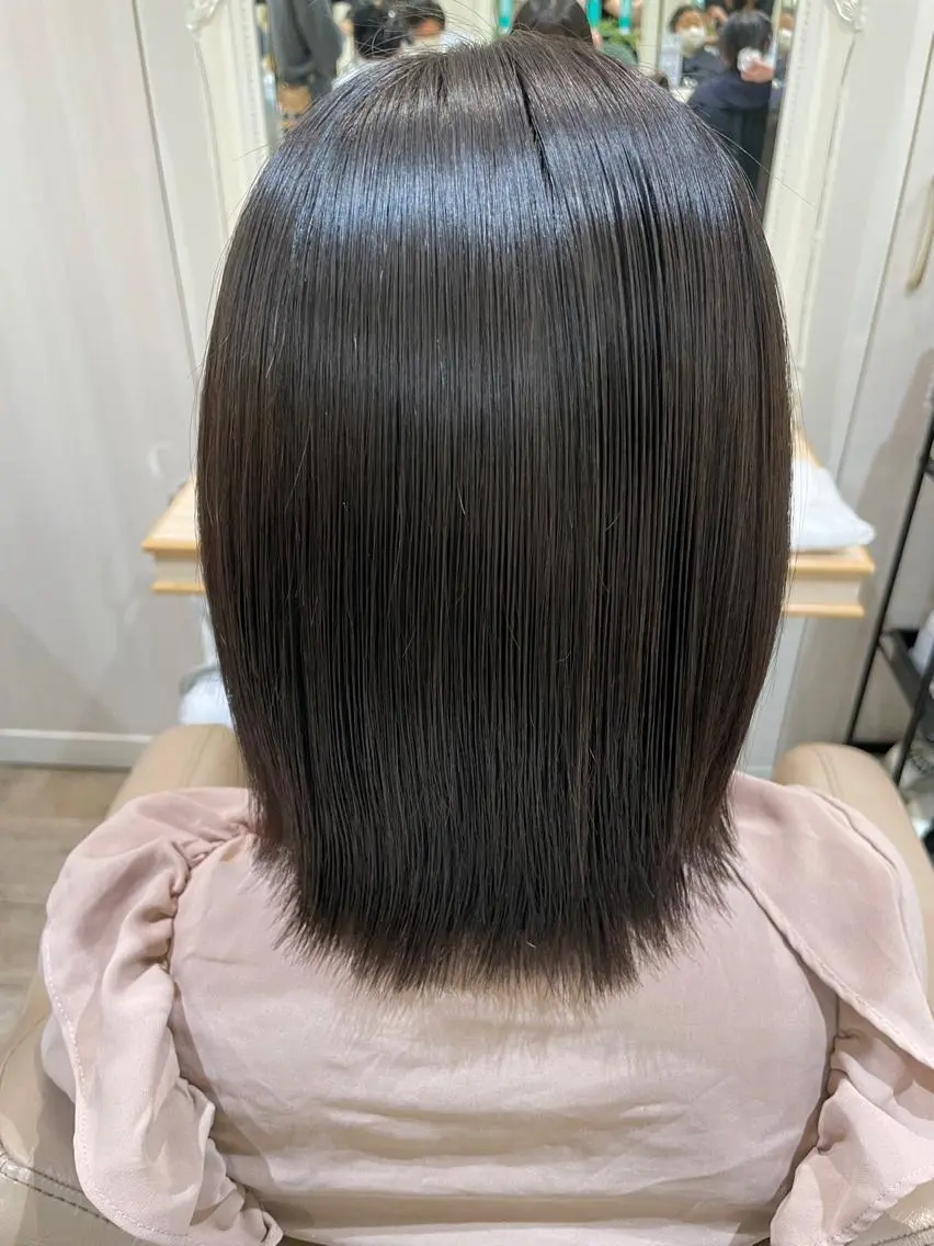 ミディアム カラー カット 森 瑠海のヘアスタイル