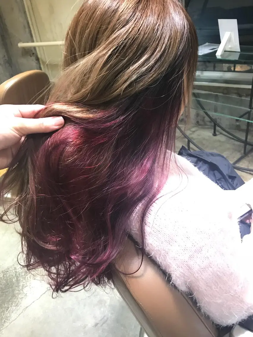 ミディアム カラー パーマ ヘアアレンジ メンズ キッズ ネイル マツエク・マツパ メンズインナーカラー インナーカラー サロンドミルク 渋谷高比良のヘアスタイル