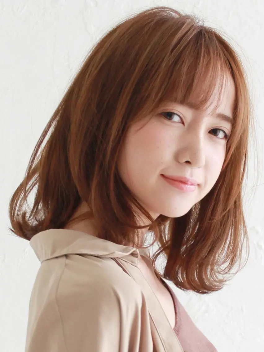 セミロング カラー 千脇 望美のヘアスタイル