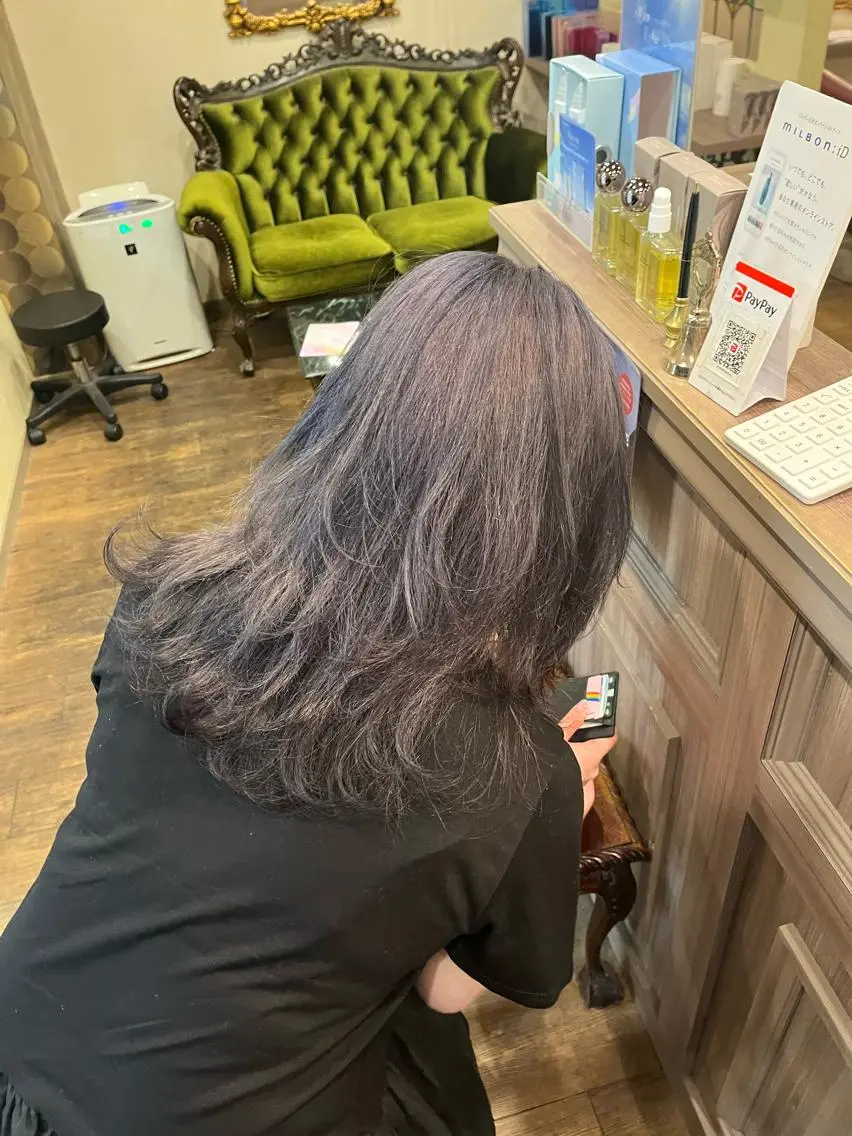 カラー ブリーチ グレージュ ラベンダーカラー ラベンダーグレージュ ラベンダーグレー ROI 🫧KANAMIのヘアスタイル