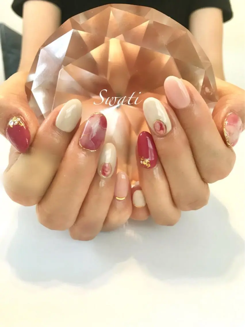 ネイル アートネイル ボルドー 大理石ネイル(マーブル) ニュアンスネイル オフィスネイル yuko （ネイリスト）のネイルデザイン