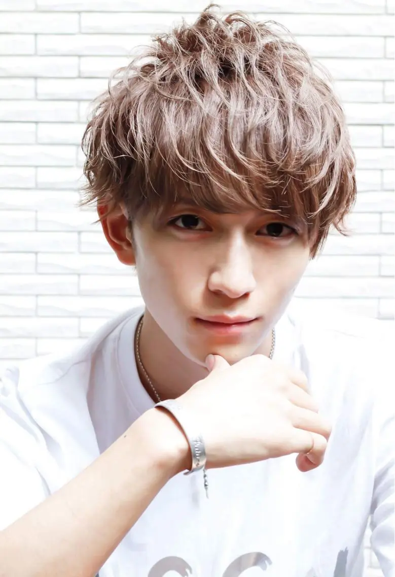 ショート カラー パーマ メンズ イズ ミのヘアスタイル