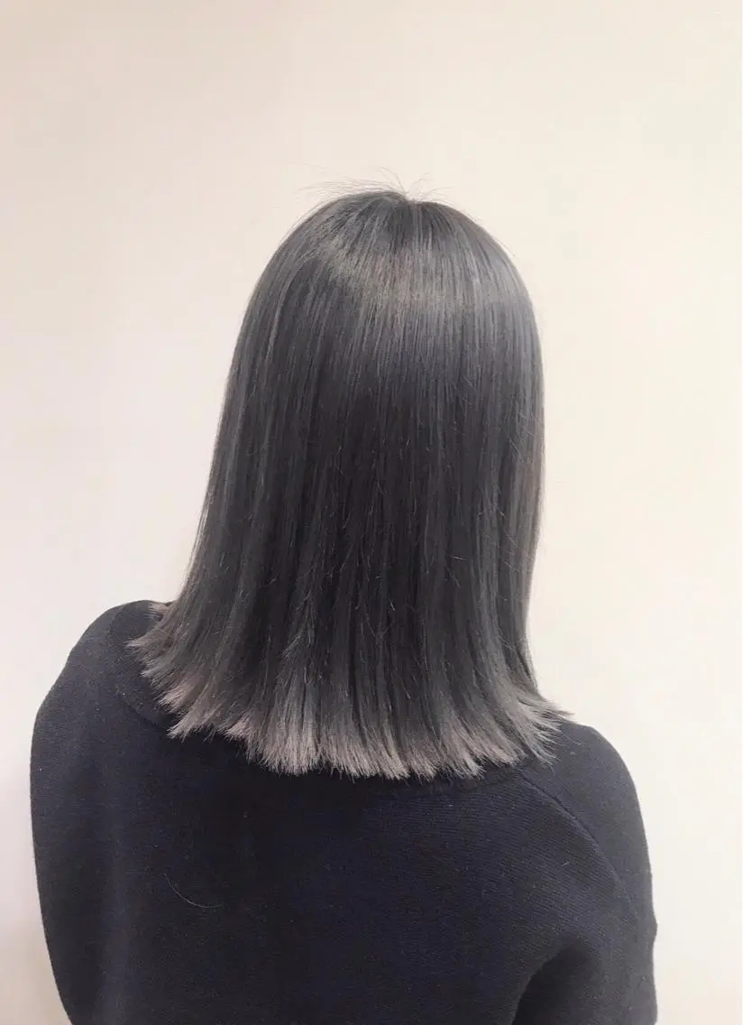 ミディアム カラー ブリーチ ケアブリーチ グレージュ イルミナカラー 安井 匡隆のヘアスタイル