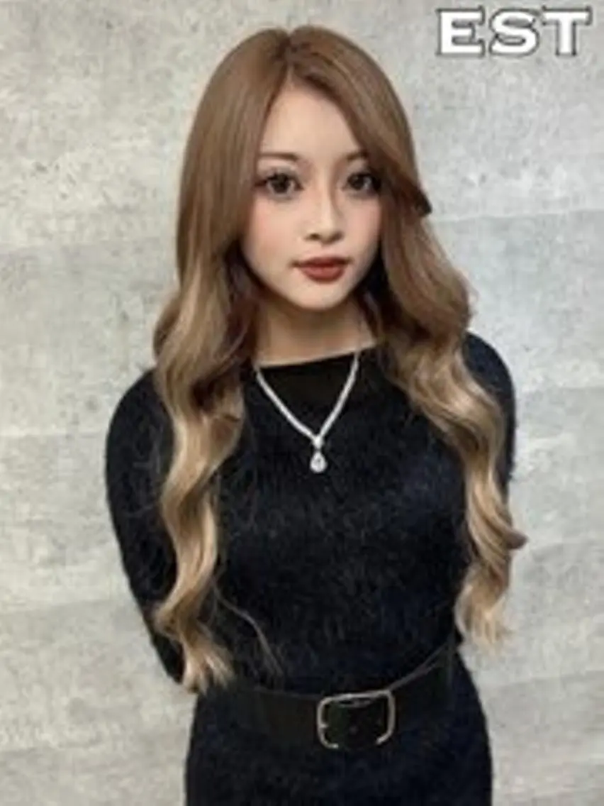カラー ロング シールエクステ バレイヤージュ ベージュカラー 黒髪 ブリーチ M. KANAのヘアスタイル