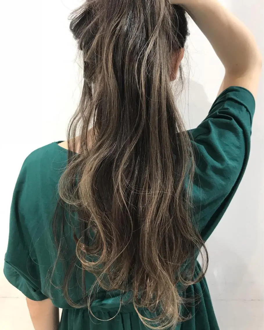 ロング カラー パーマ ヘアアレンジ 【公式】amble luxe池袋東口🩷のヘアスタイル