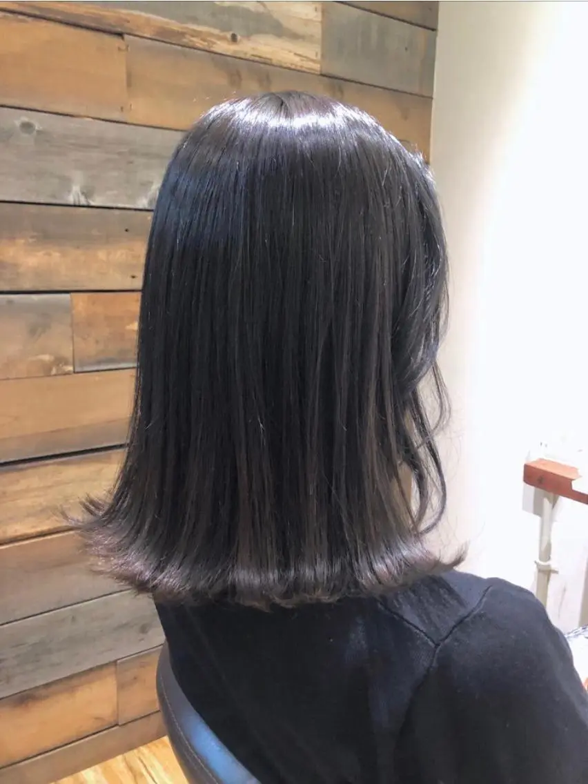 ミディアム カラー シルバー バイオレットカラー カット ヘアカラー 梅山 美侑のヘアスタイル