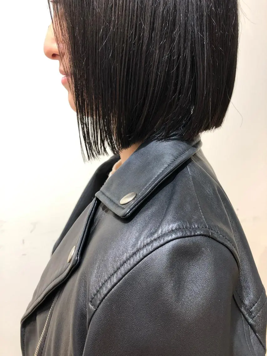 ショート カラー 黒髪 ブルーカラー ブルーブラック ボブ レイヤー／髪質改善／ 銀座／CHIEのヘアスタイル