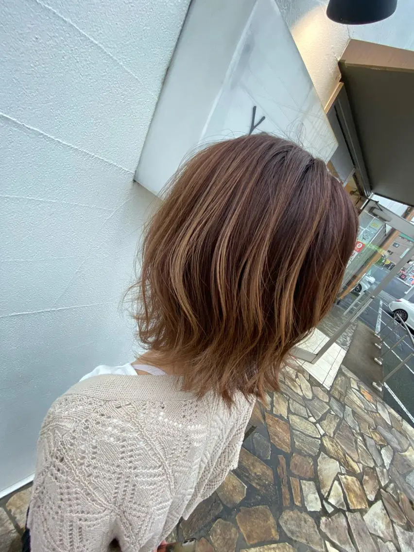 ショート ボブ レイヤーカット 石川 信英のヘアスタイル
