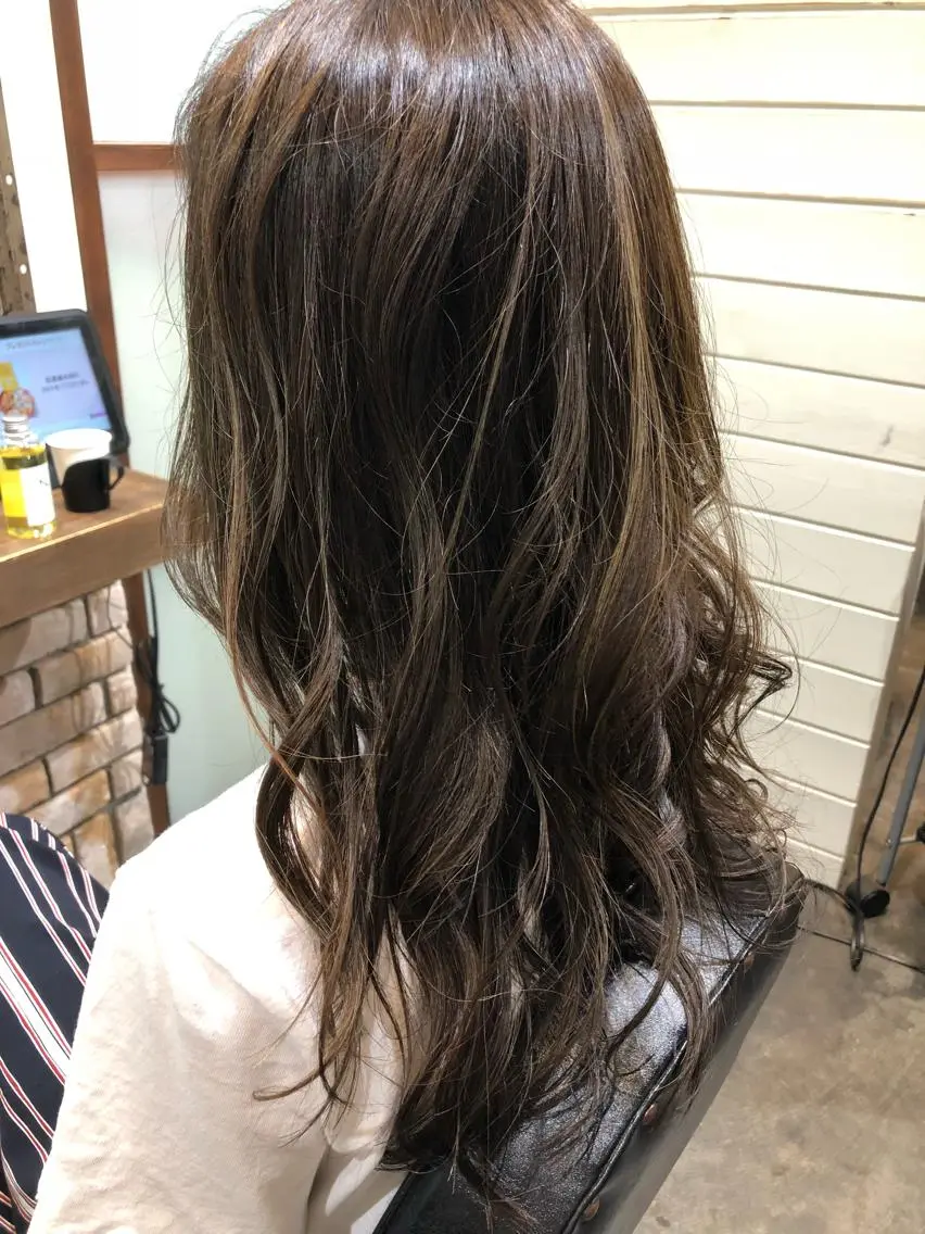 ロング カラー ハイライトカラー ハイライト カット ヘアカラー 山村 直哉のヘアスタイル