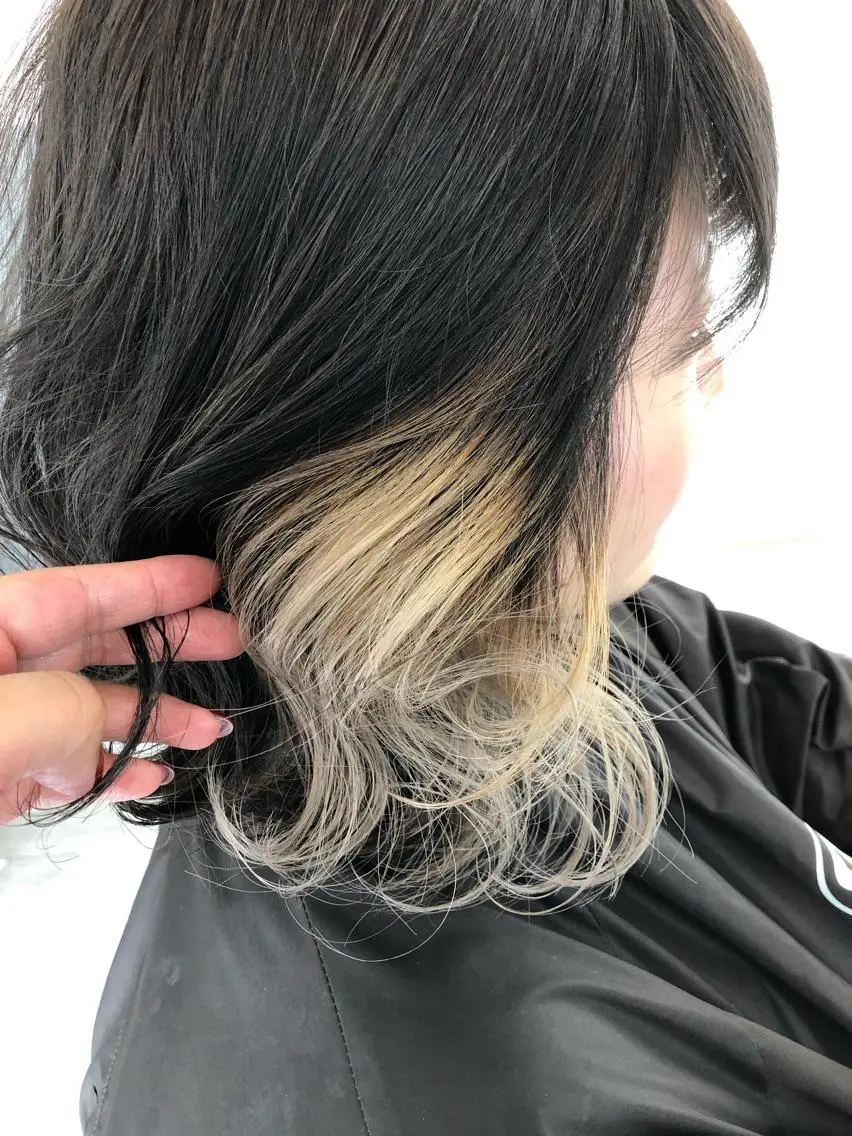 ミディアム カラー ベージュカラー ホワイトベージュ 山田 香織のヘアスタイル