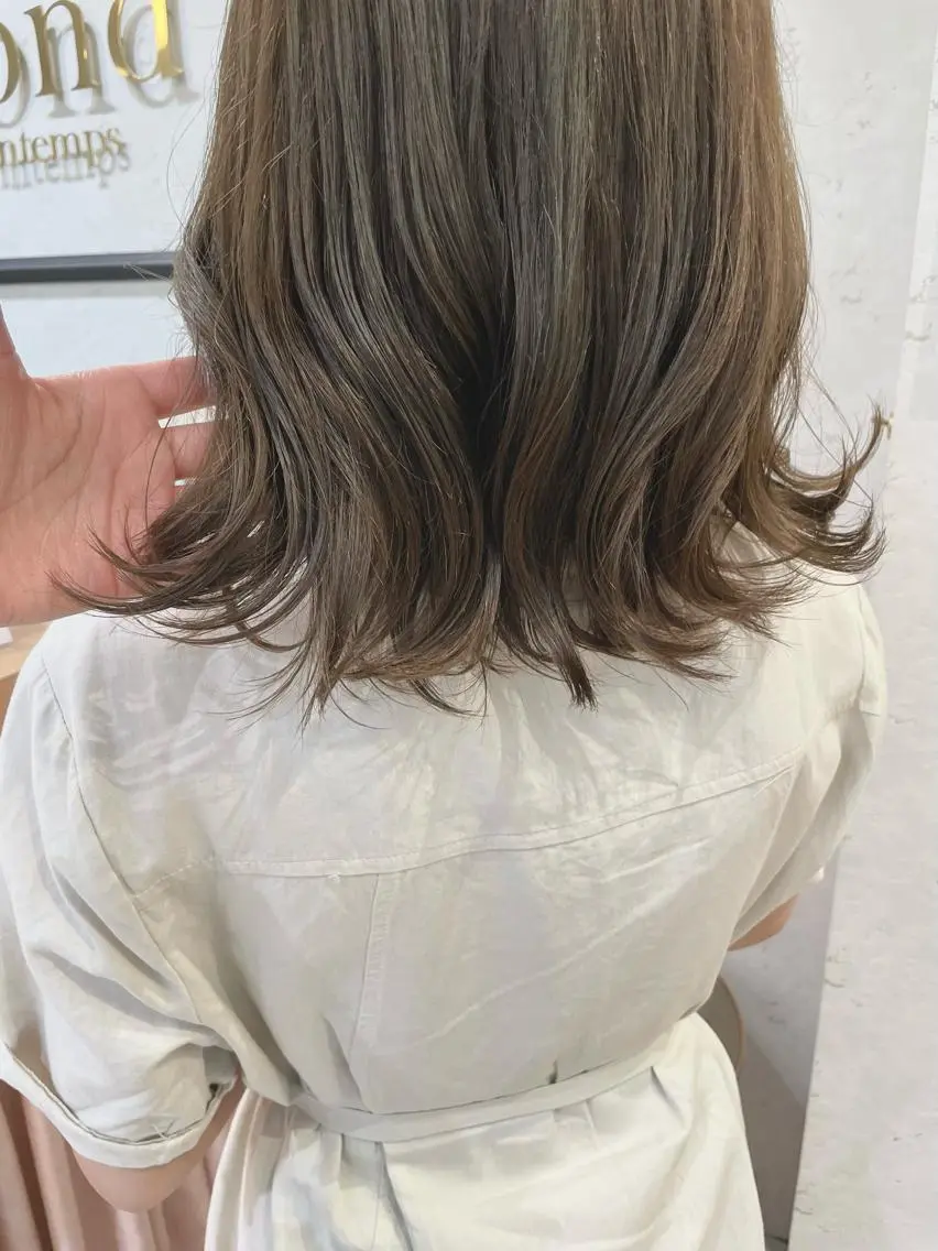 ミディアム カラー ベージュカラー ブリーチ 透明感カラー ブリーチなしカラー オリーブベージュ カット ヘアカラー トリートメント ♥️ブリーチ/ボブ/ レイヤー♥️maiのヘアスタイル