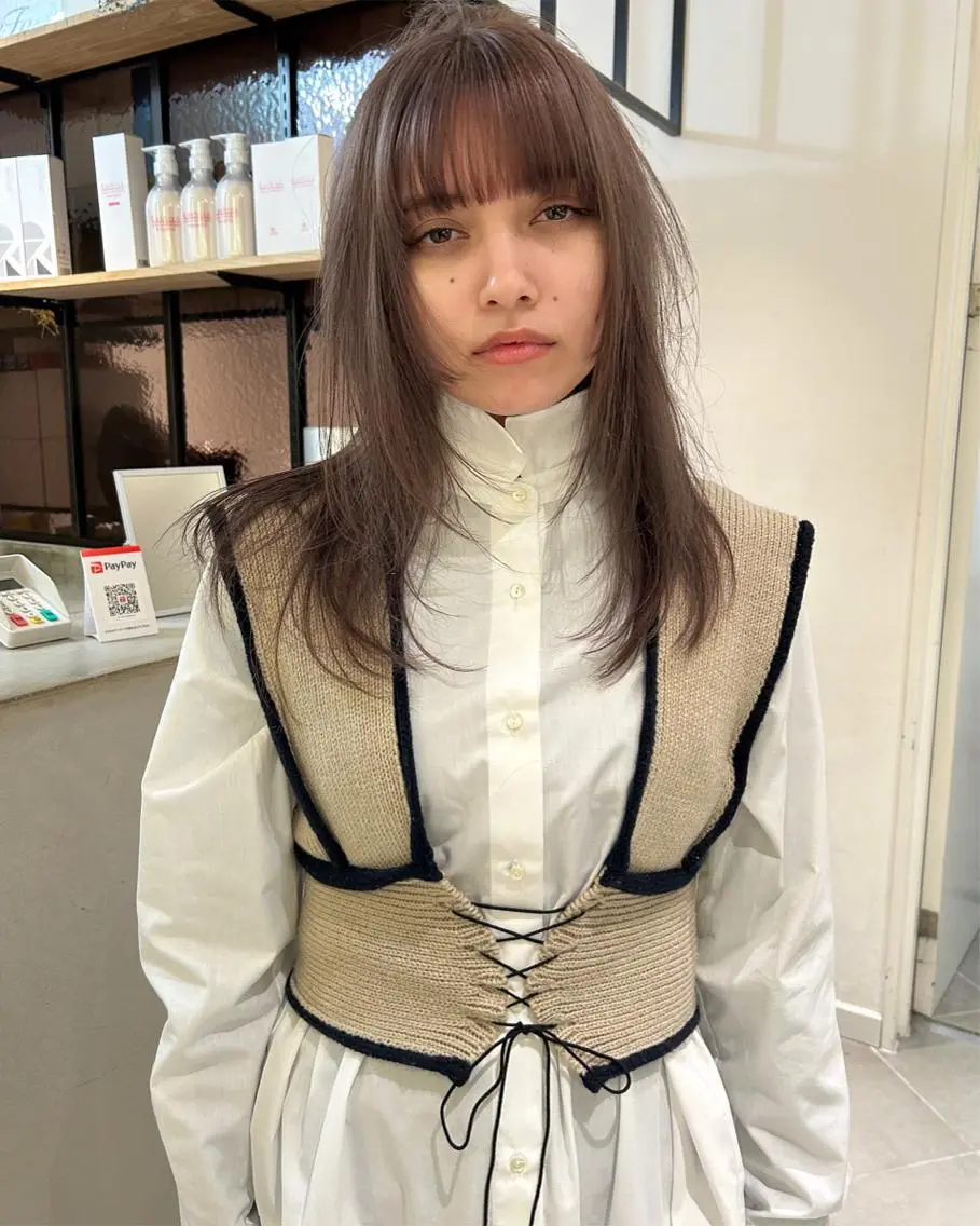 セミロング カラー ベージュカラー レイヤーカット カット ヘアカラー トリートメント 村上雅人 ナチュラルモードのヘアスタイル