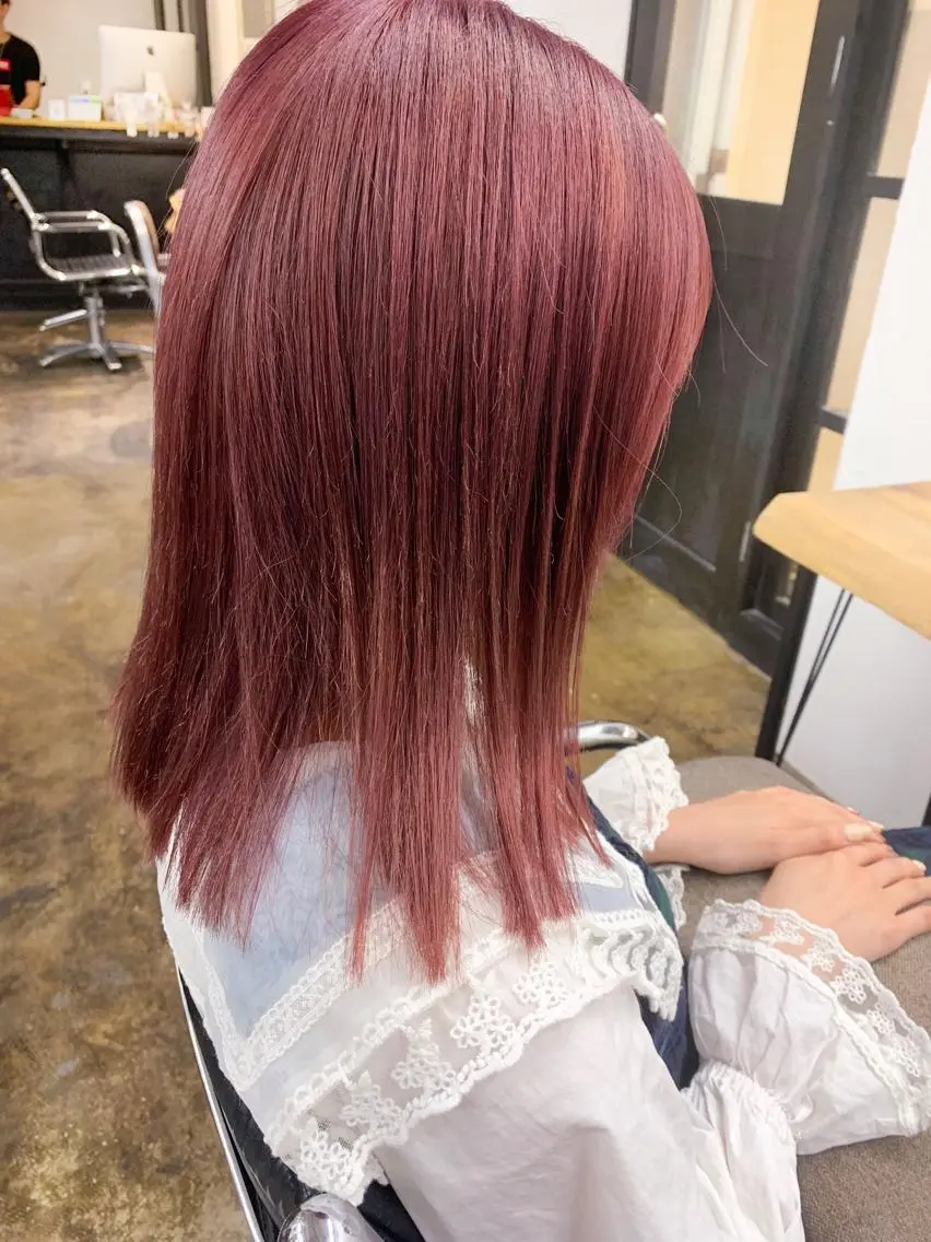 ミディアム カラー ピンクカラー ピンクパープル パープルカラー レイヤー暖色カラー 池袋Yamamotoのヘアスタイル