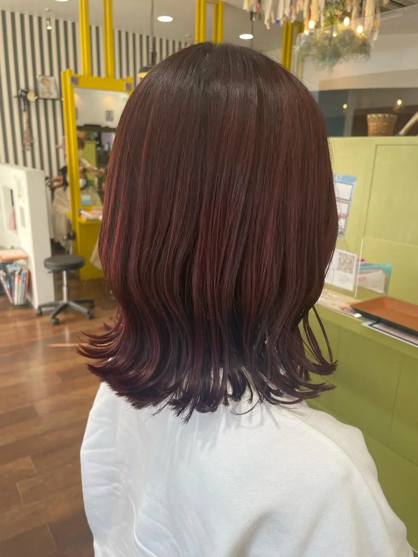 ミディアム カラー 嶋岡 乃愛のヘアスタイル