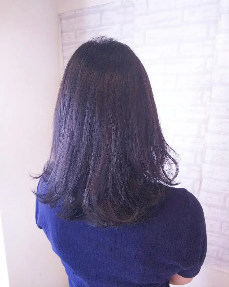 セミロング カラー ブルーカラー ブルージュ RU RIのヘアスタイル