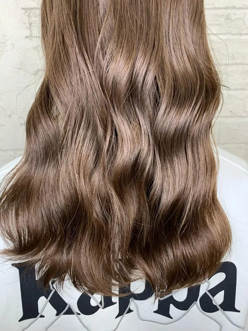 ロング カラー ベージュカラー イルミナカラー トリートメント ブリーチ特化 ハイトーンRYOYAのヘアスタイル